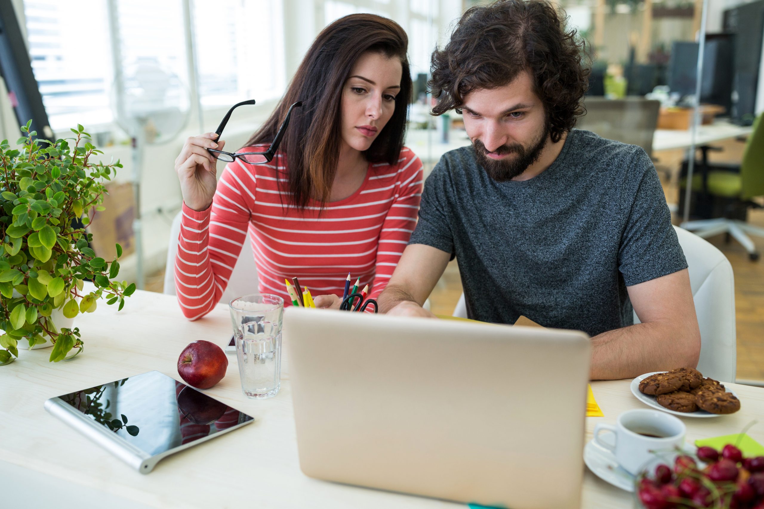 DIY Website vs Hiring a Developer: What’s Best for You?